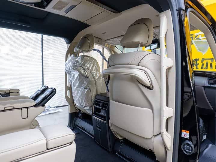 Фото 7 - Toyota Alphard