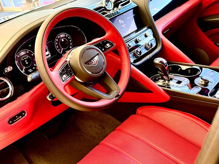 Фото 4 - Bentley Bentayga