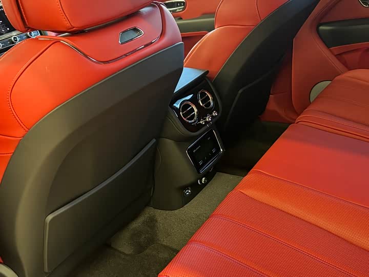 Фото 7 - Bentley Bentayga