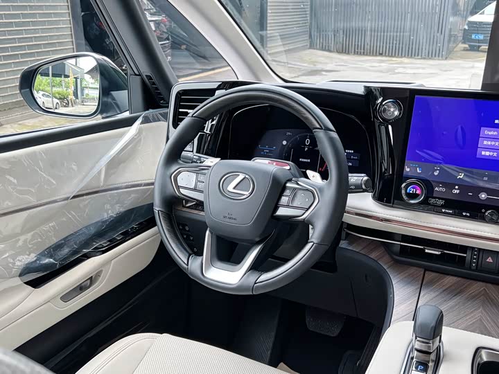 Фото 9 - Lexus LM