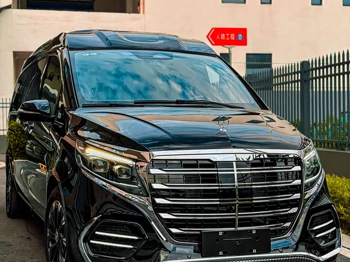 Фото 1 - Mercedes-Benz V-Class