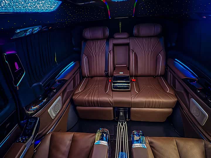 Фото 5 - Mercedes-Benz V-Class