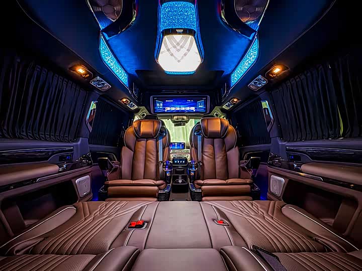 Фото 7 - Mercedes-Benz V-Class