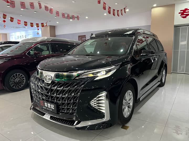 Фото 1 - Toyota Granvia