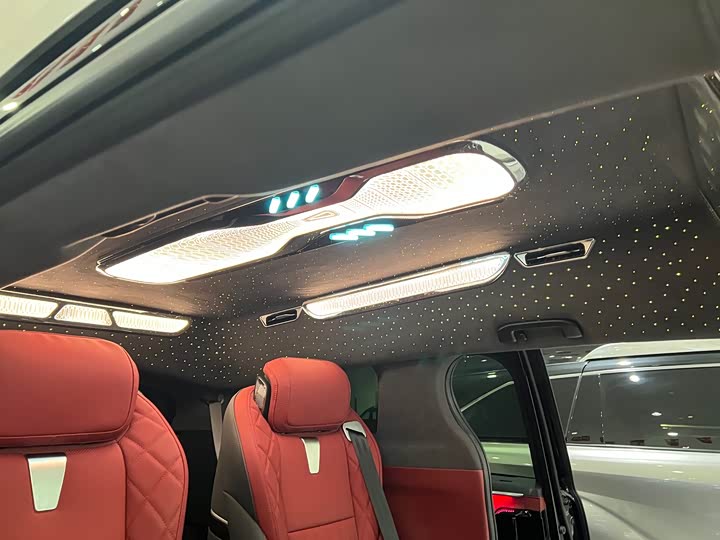 Фото 10 - Toyota Granvia