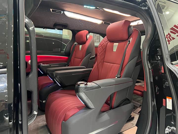 Фото 12 - Toyota Granvia