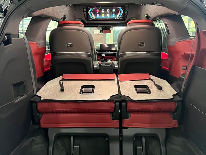 Фото 18 - Toyota Granvia