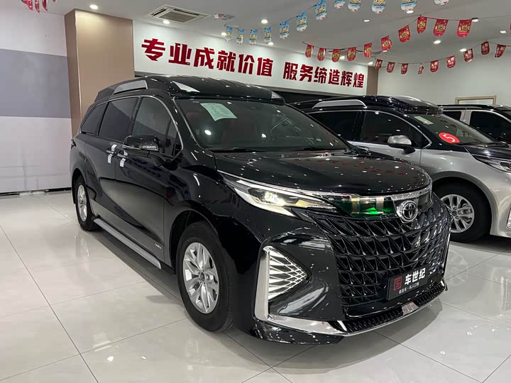 Фото 3 - Toyota Granvia