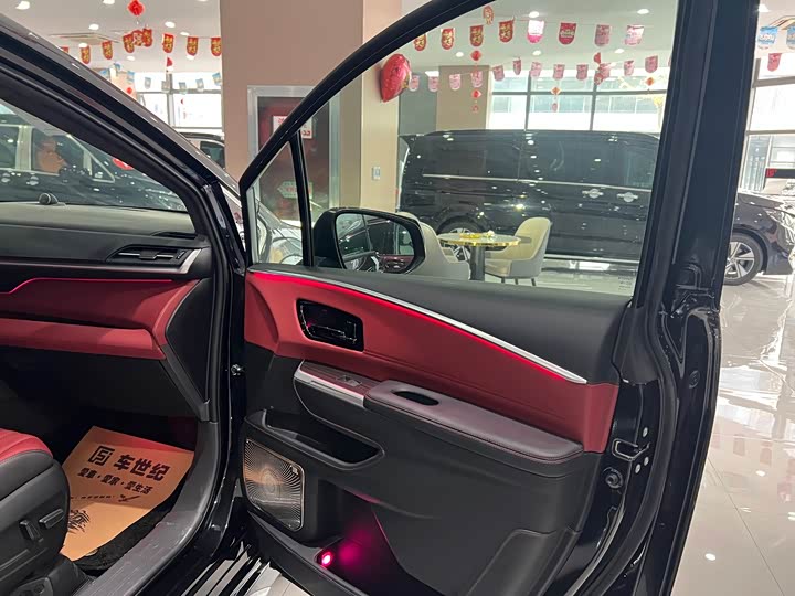 Фото 6 - Toyota Granvia