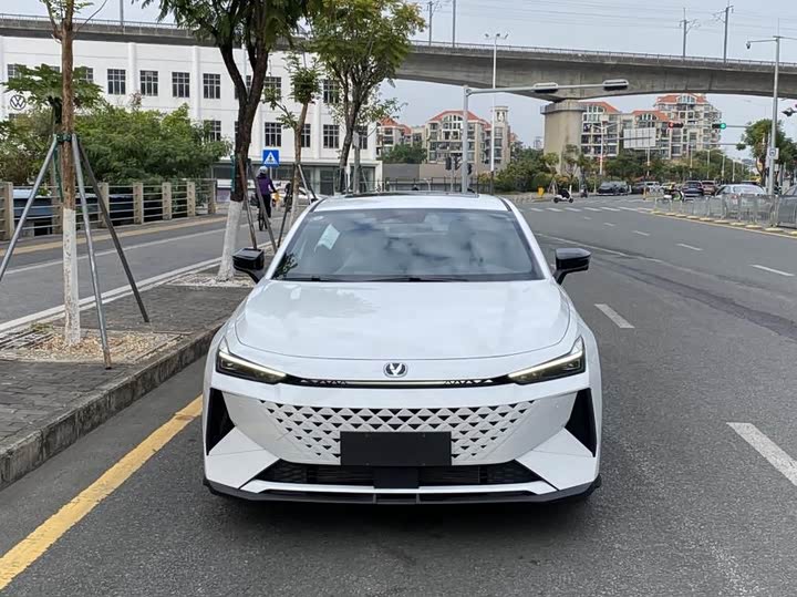 Photo 2 - Changan UNI-V Hybrid