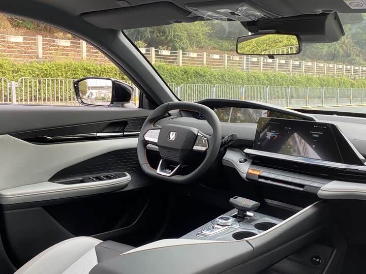 Photo 8 - Changan UNI-V Hybrid