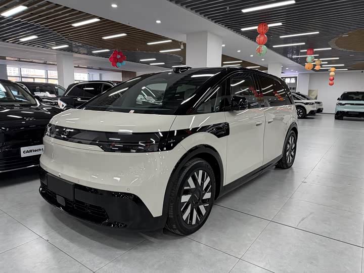 Фото 1 - Zeekr Mix