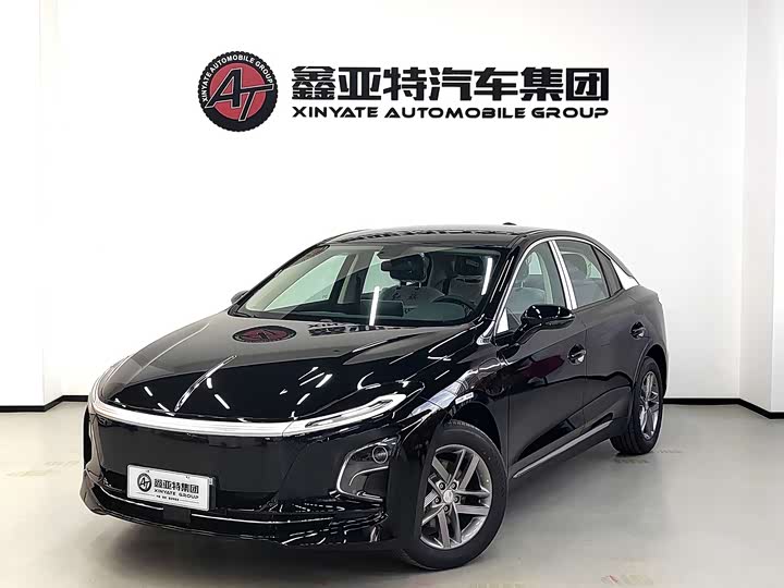 Фото 1 - Hongqi E-QM5