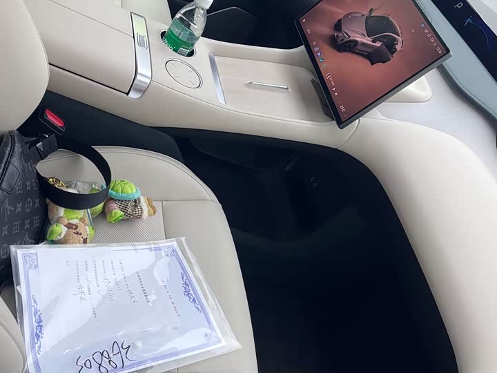 Фото 12 - Xiaomi YU7