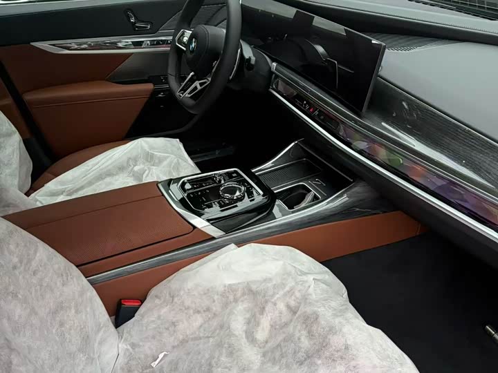 Фото 5 - BMW 7 Series