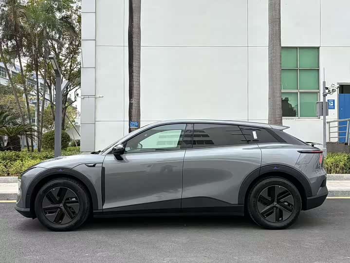 Фото 3 - Geely Jiyue 01