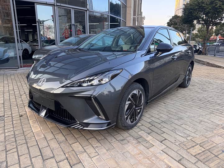 Фото 1 - MG Motor 4 EV