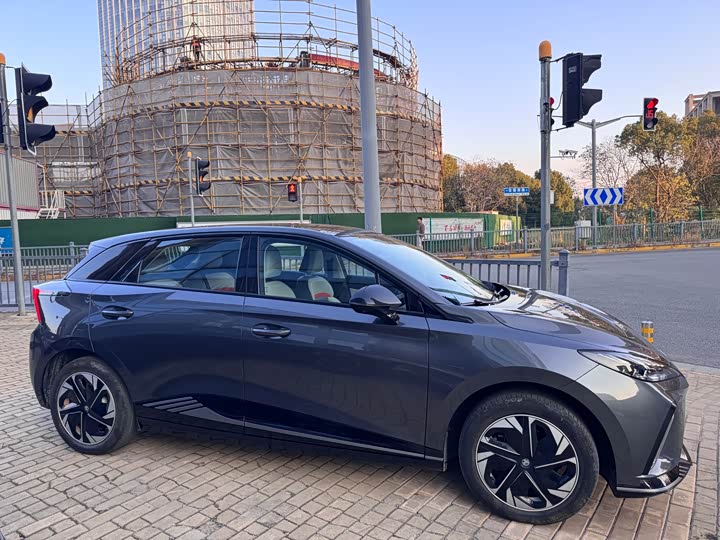 Фото 6 - MG Motor 4 EV