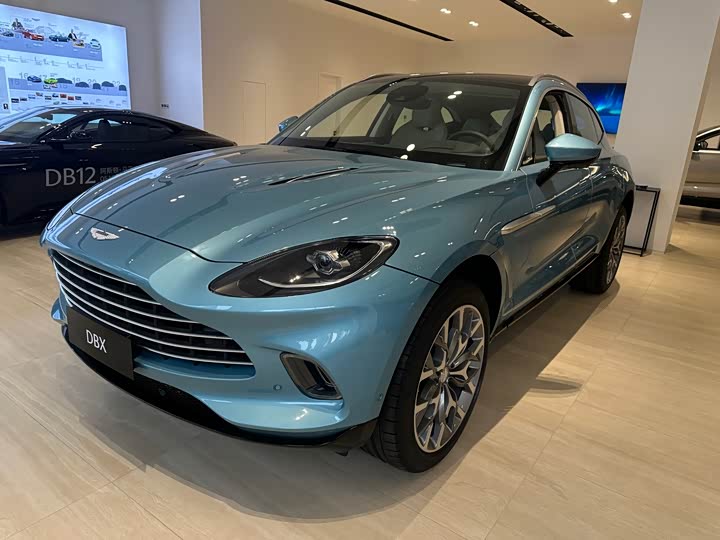 Фото 2 - Aston Martin DBX