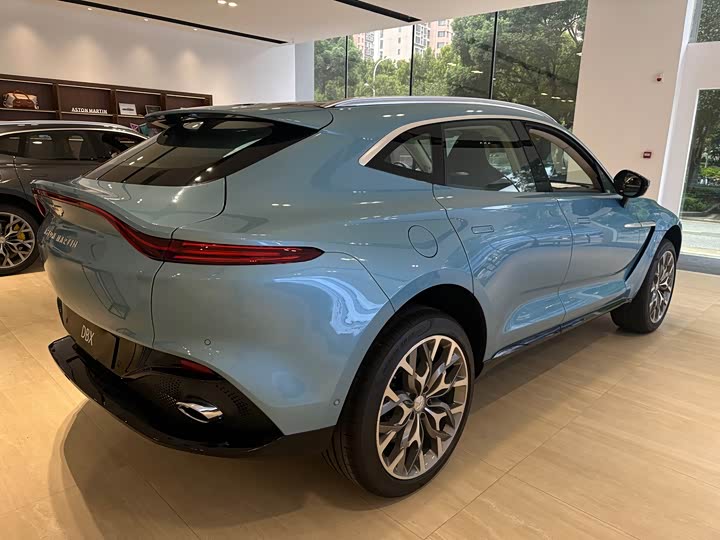 Фото 8 - Aston Martin DBX