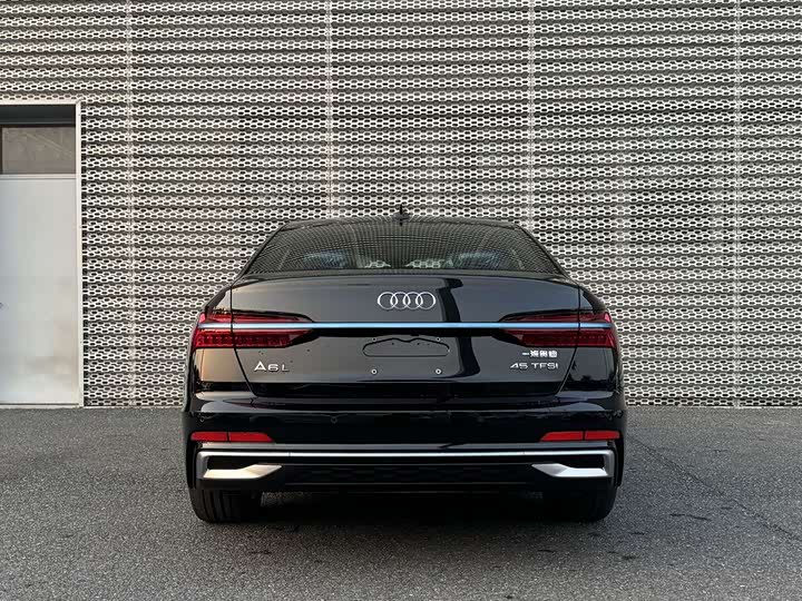 Фото 5 - Audi A6L
