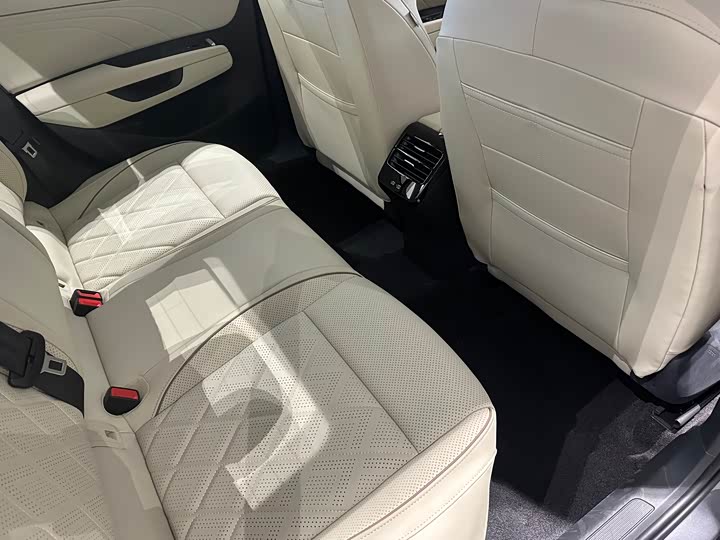 Фото 9 - Volkswagen Sagitar L