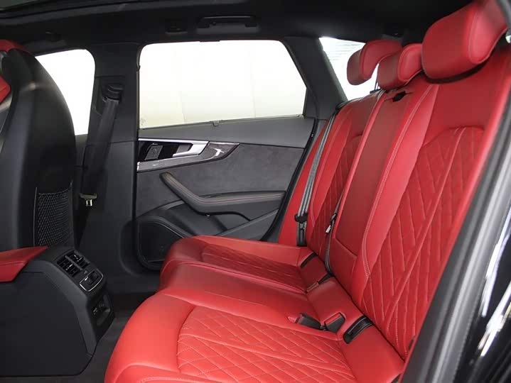 Фото 8 - Audi S4