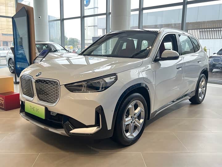 Фото 1 - BMW iX1