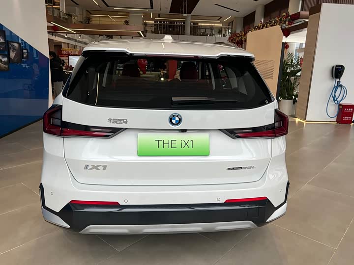 Фото 3 - BMW iX1