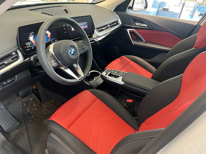 Фото 7 - BMW iX1