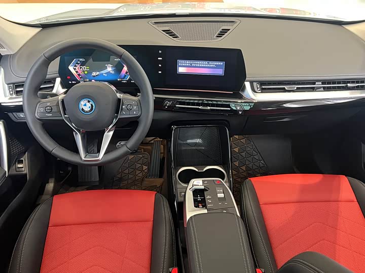 Фото 9 - BMW iX1