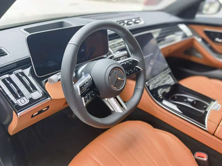 Фото 15 - Mercedes-Benz S-Class