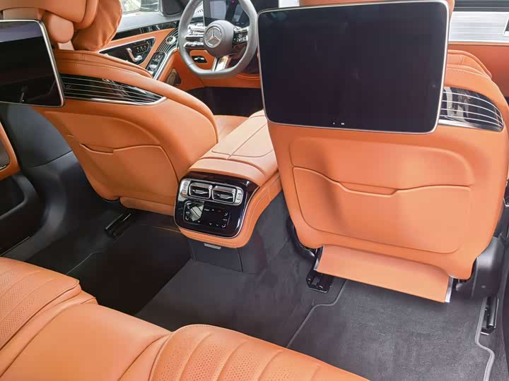 Фото 24 - Mercedes-Benz S-Class