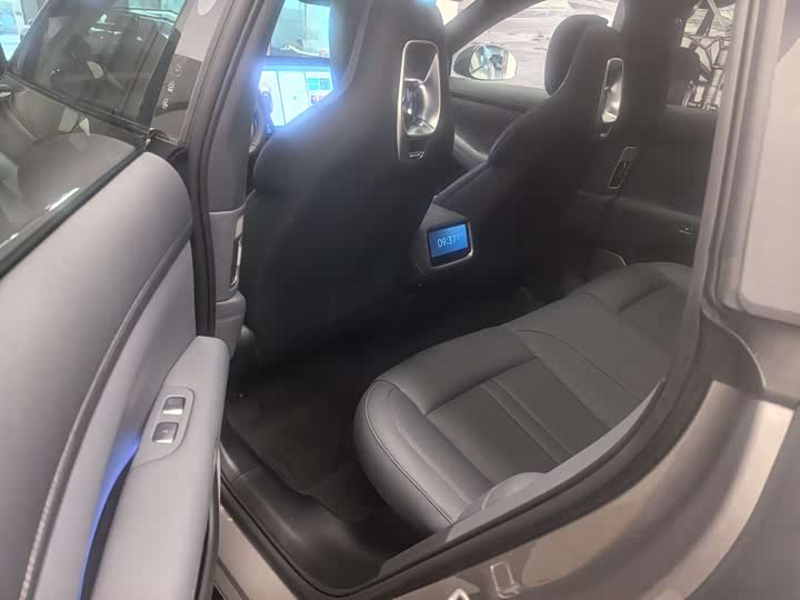 Фото 7 - Xiaomi YU7