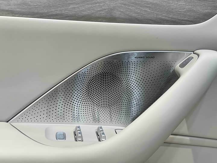 Фото 10 - Luxeed S7