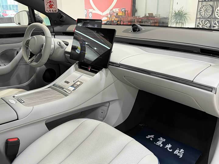 Фото 11 - Luxeed S7