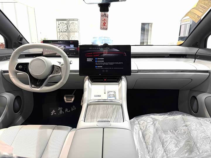 Фото 15 - Luxeed S7