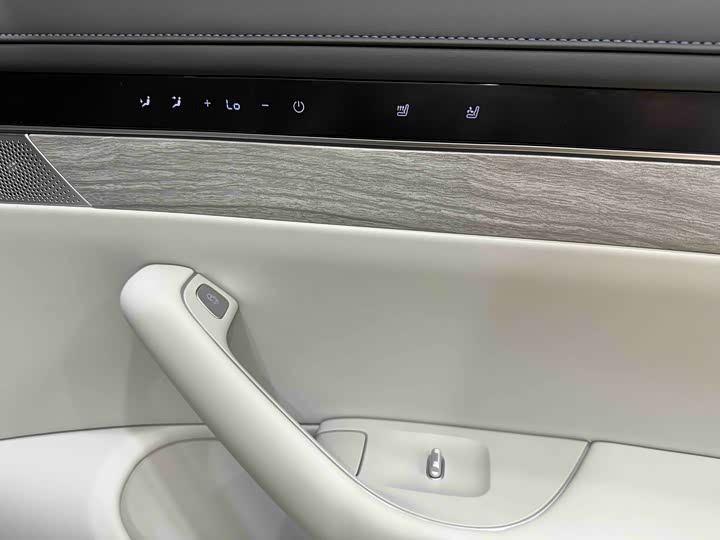 Фото 17 - Luxeed S7