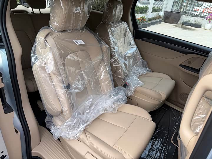 Фото 10 - Buick GL8 ES