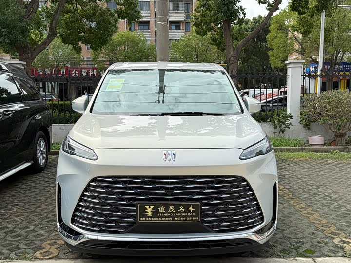 Фото 2 - Buick GL8 ES