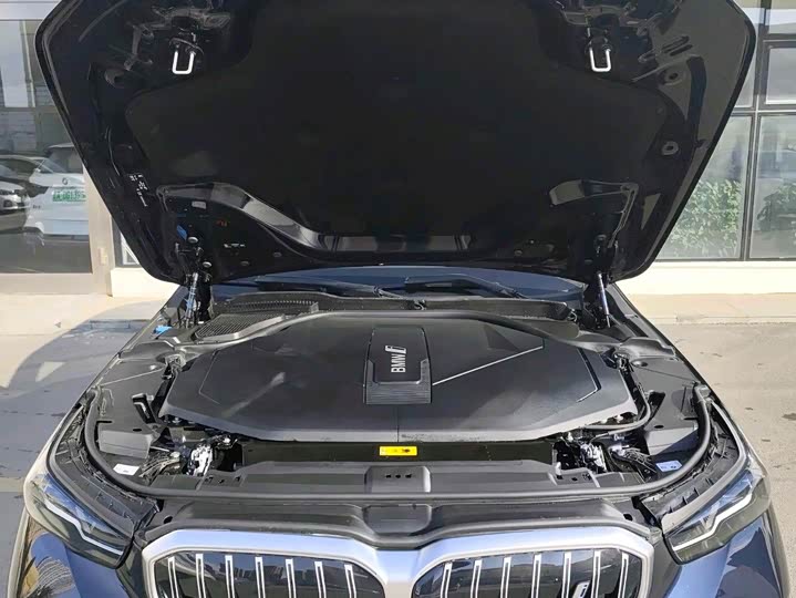 Фото 11 - BMW i5