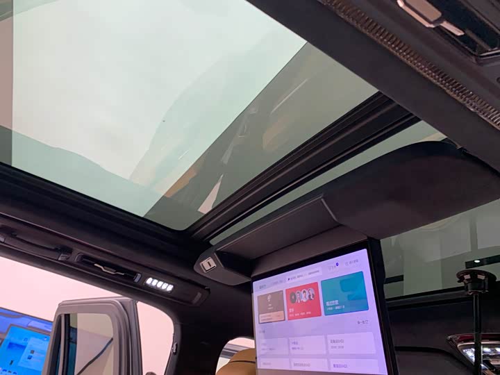 Фото 3 - Zeekr 9X