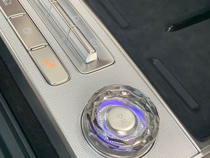 Фото 8 - Zeekr 9X