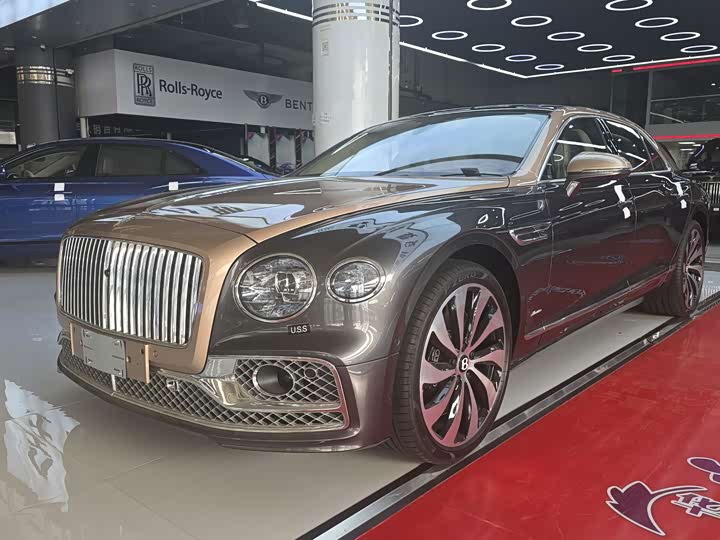 Фото 1 - Bentley Flying Spur