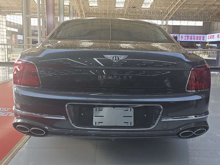Фото 8 - Bentley Flying Spur