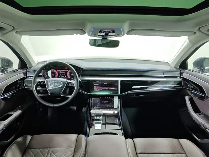 Фото 10 - Audi A8