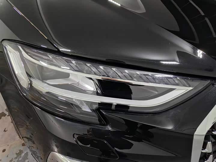 Фото 14 - Audi A8