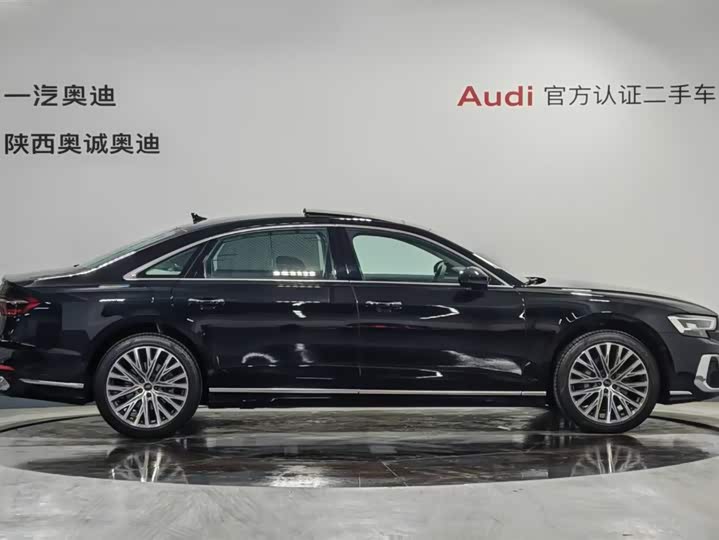 Фото 3 - Audi A8