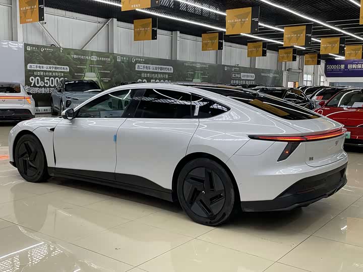 Фото 15 - Geely Jiyue 07