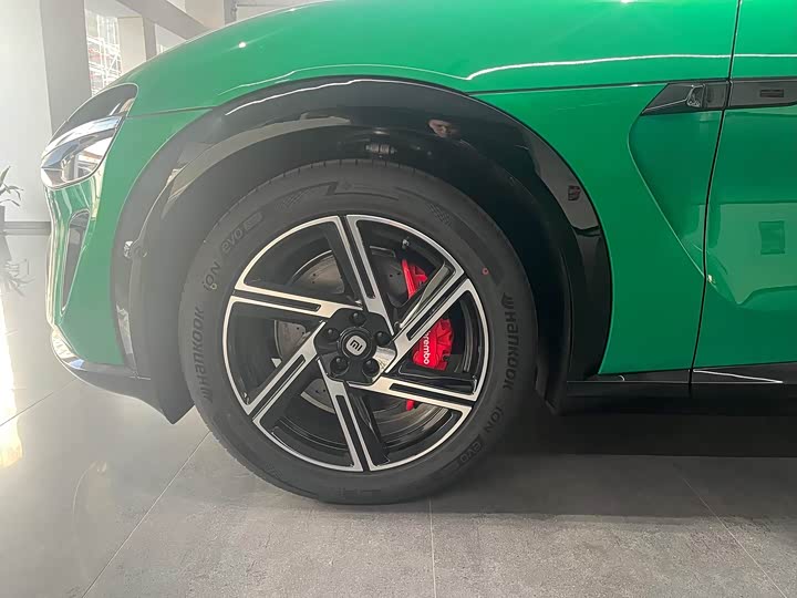 Фото 9 - Xiaomi YU7